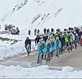 📸 Wordt koninginnenrit Parijs-Nice geschrapt? Slotklim volledig ondergesneeuwd