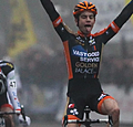 <strong>Van Aert wijst linkeballende Van der Poel terecht: Hamme Retro</strong>