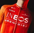 INEOS pakt nu ook officieel uit met nieuwe sponsor én truitjes! (🎥)