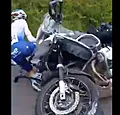 🎥 Drama vermeden: motard knalt op Franse renner