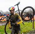 Van Aert pakt uit met stevig tripje vlak voor cross in Mol