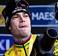 Wout van Aert komt met verklaring voor atypisch zegegebaar