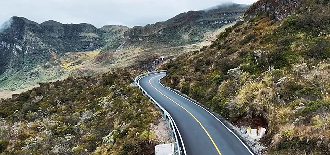 Vuelta a Colombia pakt uit met langste beklimming ooit in UCI-koers