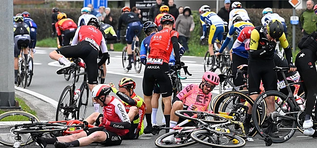 Toptalent Visma-Lease a Bike breekt neus na crash in E3