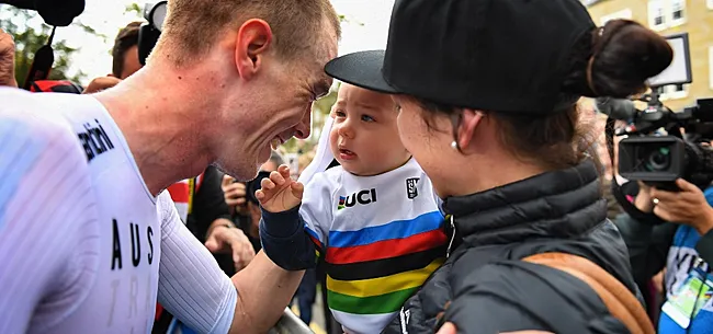 'Echtgenote Rohan Dennis klom op motorkap en werd eindje meegesleurd'