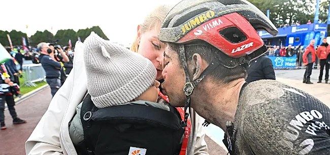 Van Aert reageert en krijgt lachers op de hand