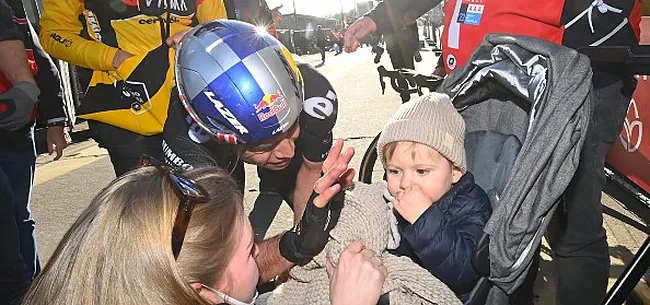 'Kleine van Aert waakt schattig over papa Wout'