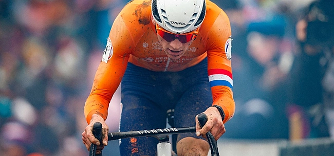 Mathieu van der Poel is voor de zesde keer wereldkampioen veldrijden