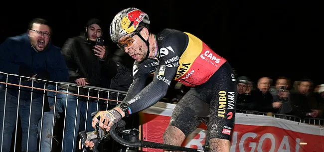 Van Aert pakt risico en test nieuwe fiets in Herentals: 'Kan verkeerd schakelen'