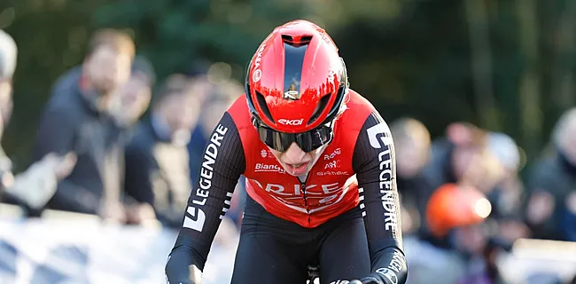 België boven! Claes wint Omloop na blunder van het peloton! 