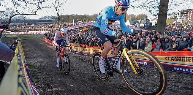 Pakkende beelden: huilende Georges van Aert wordt getroost met zilveren medaille