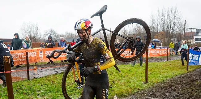 Van Aert pakt uit met stevig tripje vlak voor cross in Mol