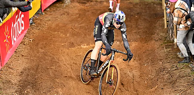 Van Aert klopt Van der Poel na pechgeval in spurt in Heusden-Zolder