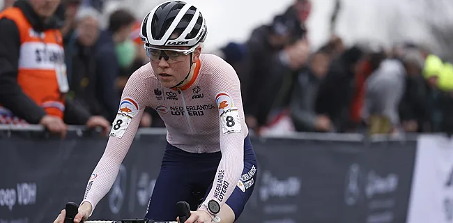 Van Empel vernedert de rest op Nederlands feestje WK Cyclocross