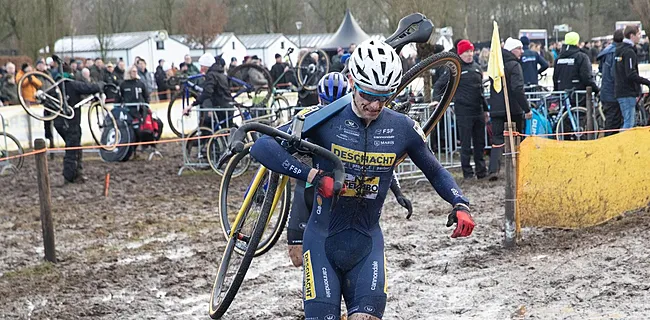 Bekende veldrijder hangt crossfiets plots aan de haak