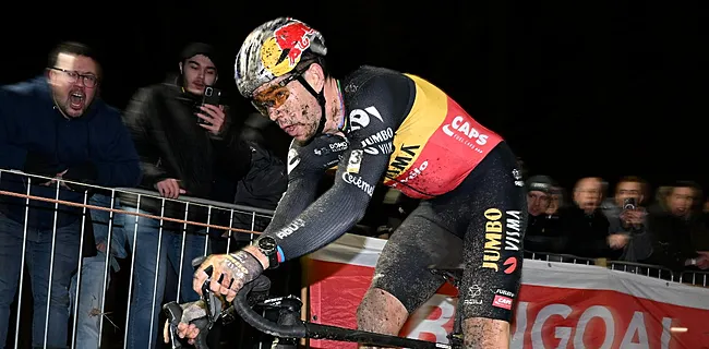 Van Aert pakt risico en test nieuwe fiets in Herentals: 'Kan verkeerd schakelen'